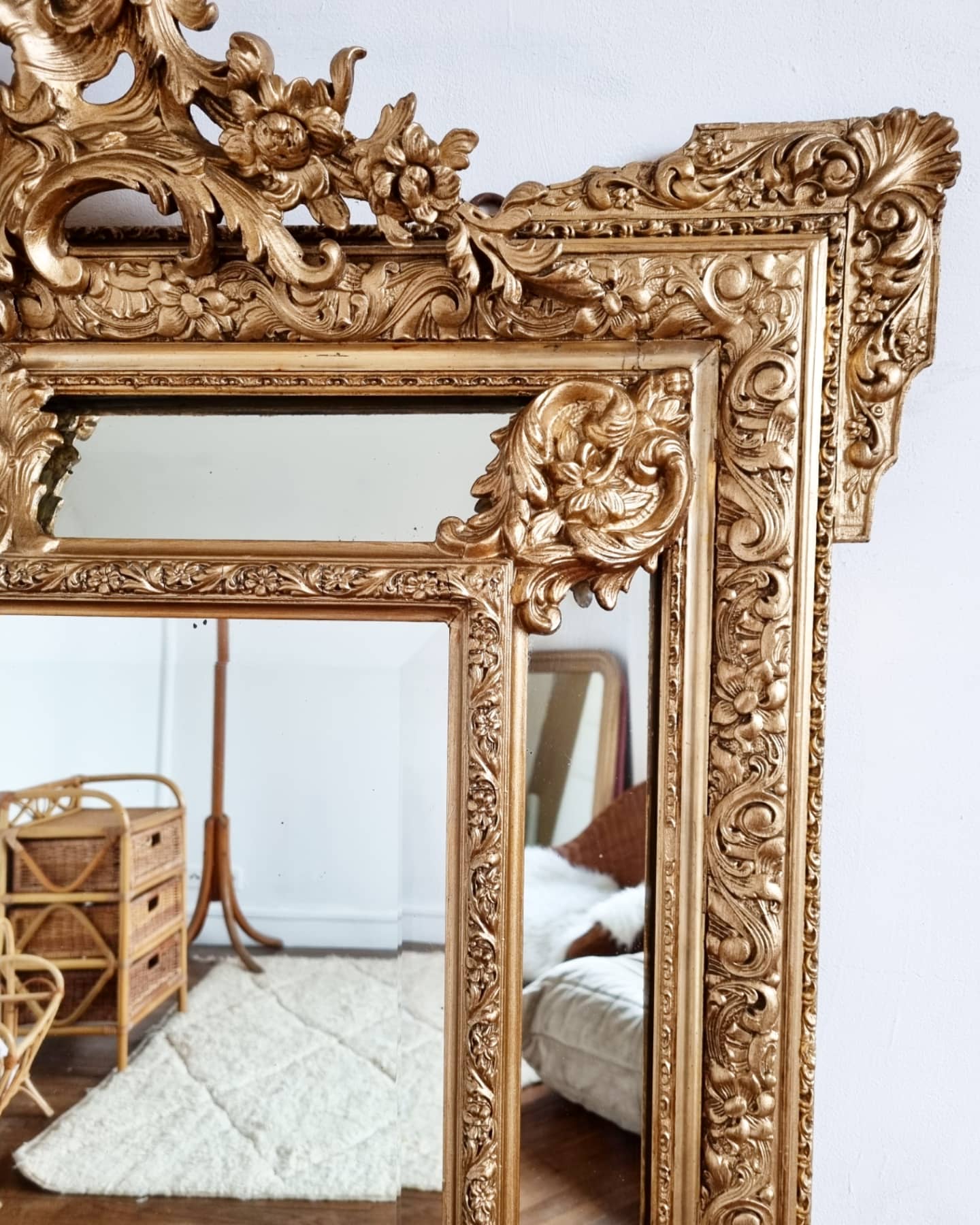 Antique mirror in Parecloses