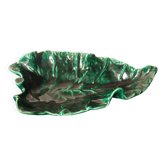 Artist's cup in the shape of a leaf in slip signed