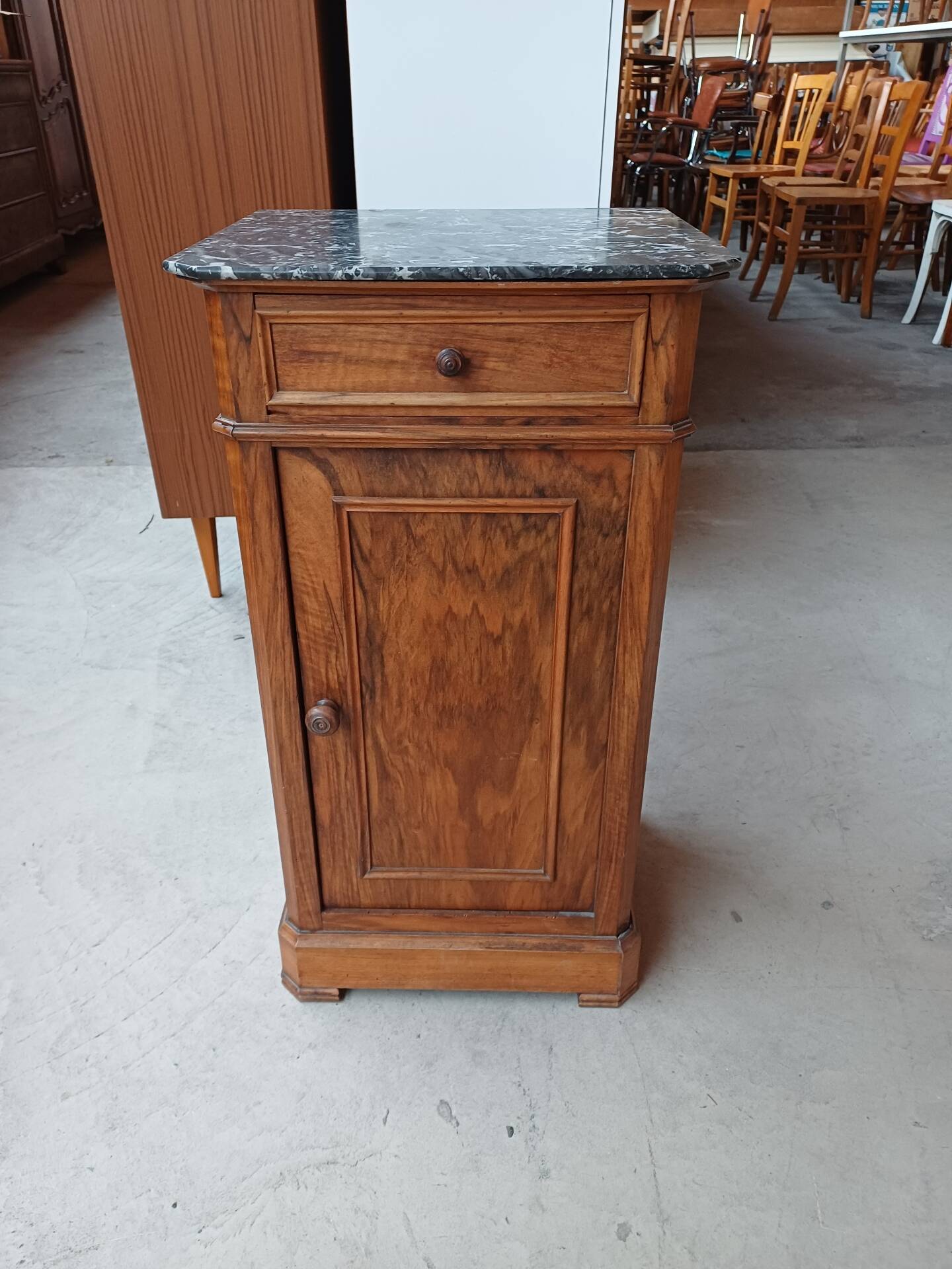 Table de chevet ancienne