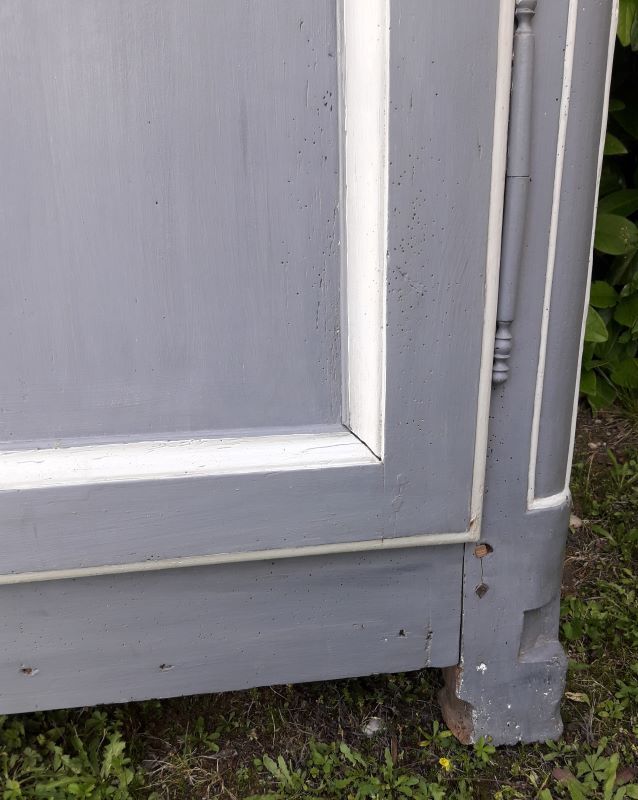 Lyon's 18th-18th-painted walnut façade rechampi