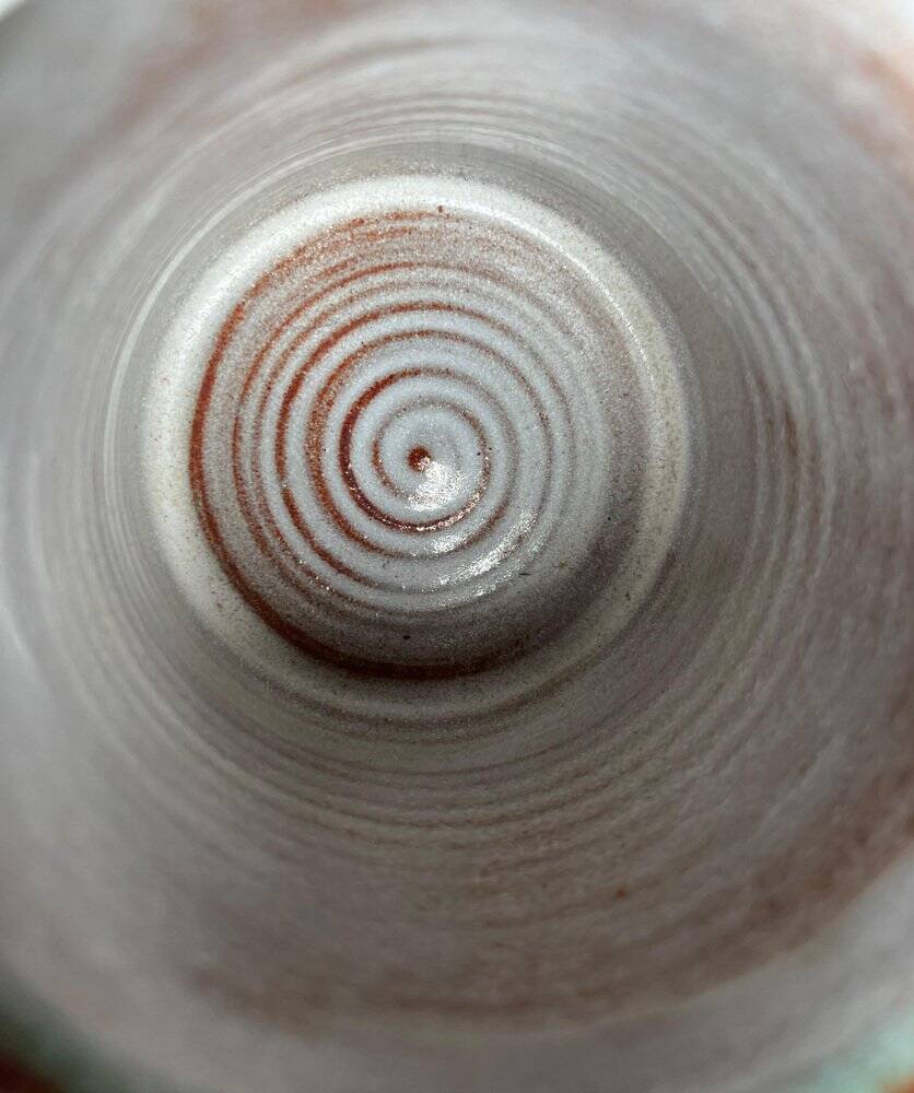 Mid-century modern studio pottery mug by Monika Maetzel, 1960s.