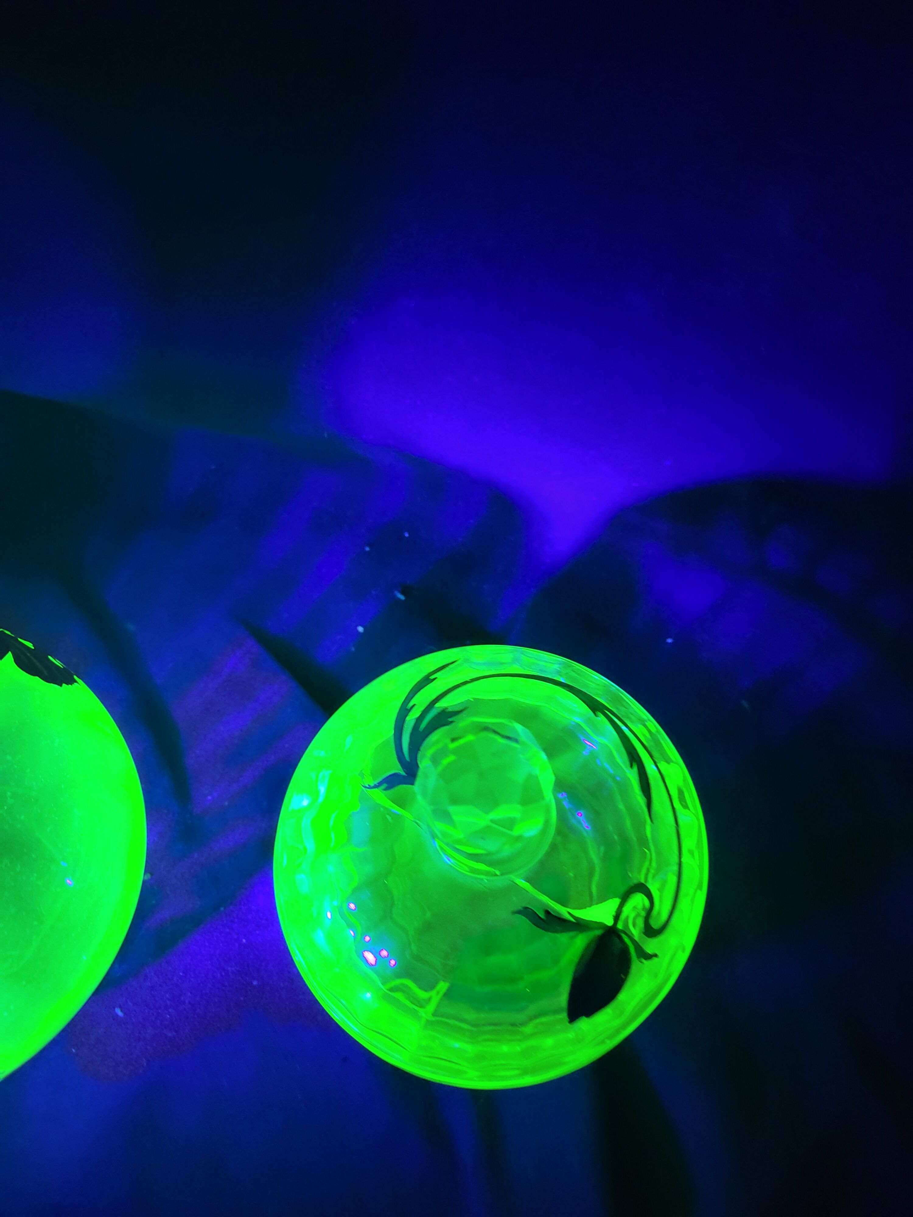 Carafe and sugar bowl in ouraline, Legras/Baccarat