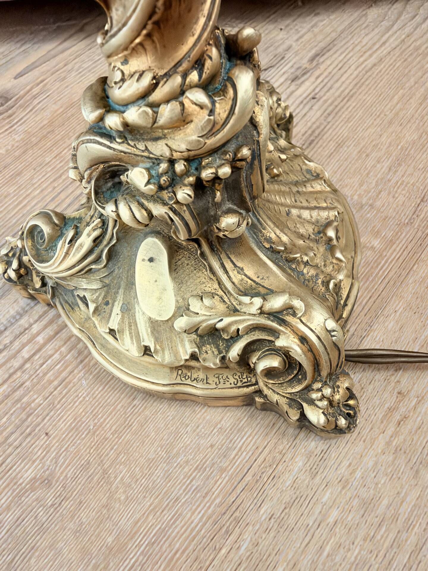 Art Nouveau torch lamp base in gilded bronze by Susse Frères & Robert.