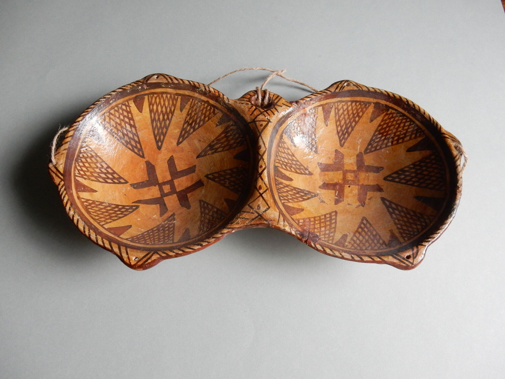Berber dish ideqqi, artisanal pottery of Kabylia in terracotta