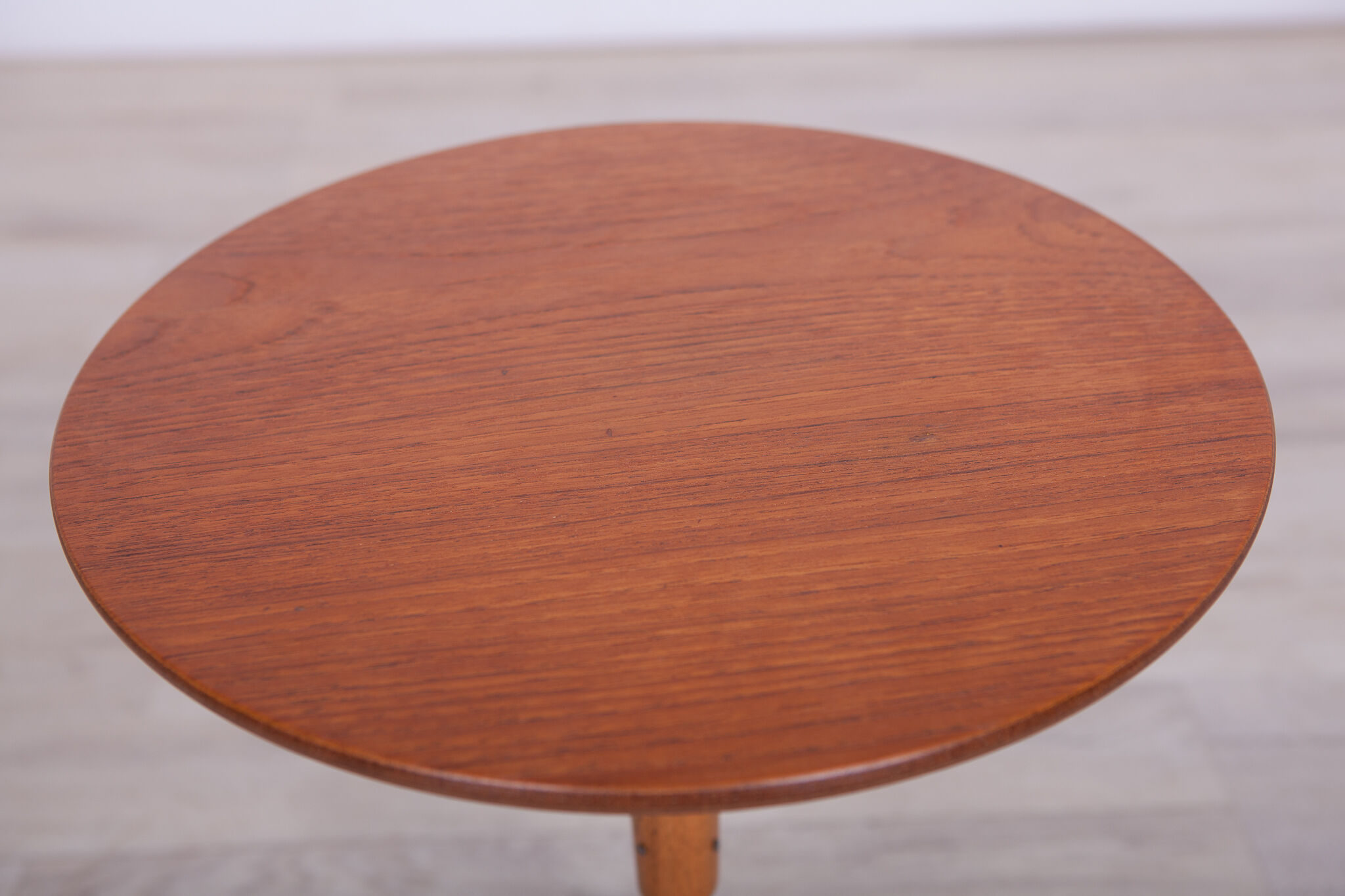 Scandinavian modern side table by Albert Larsson for Alberts Tibro, 1950s