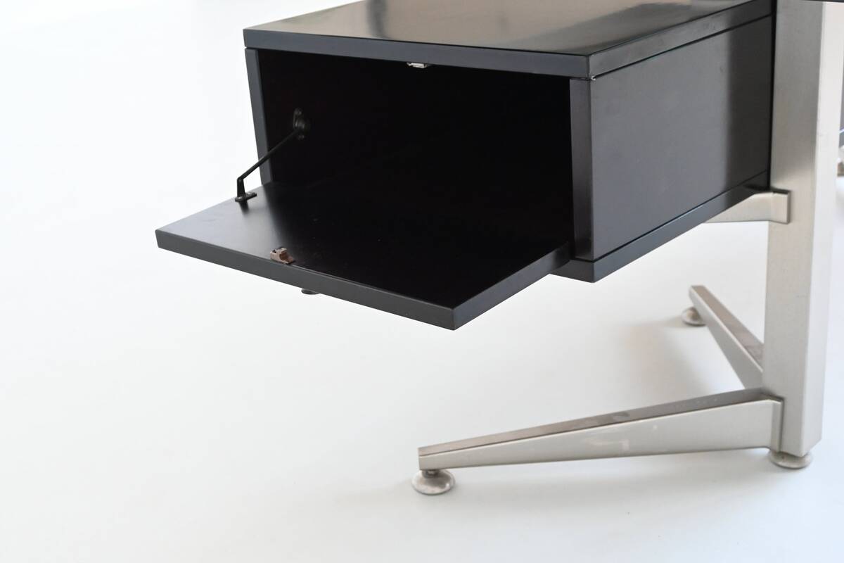 Bureau d'angle exécutif Abbondinterni en acajou et verre, Italie, 1970