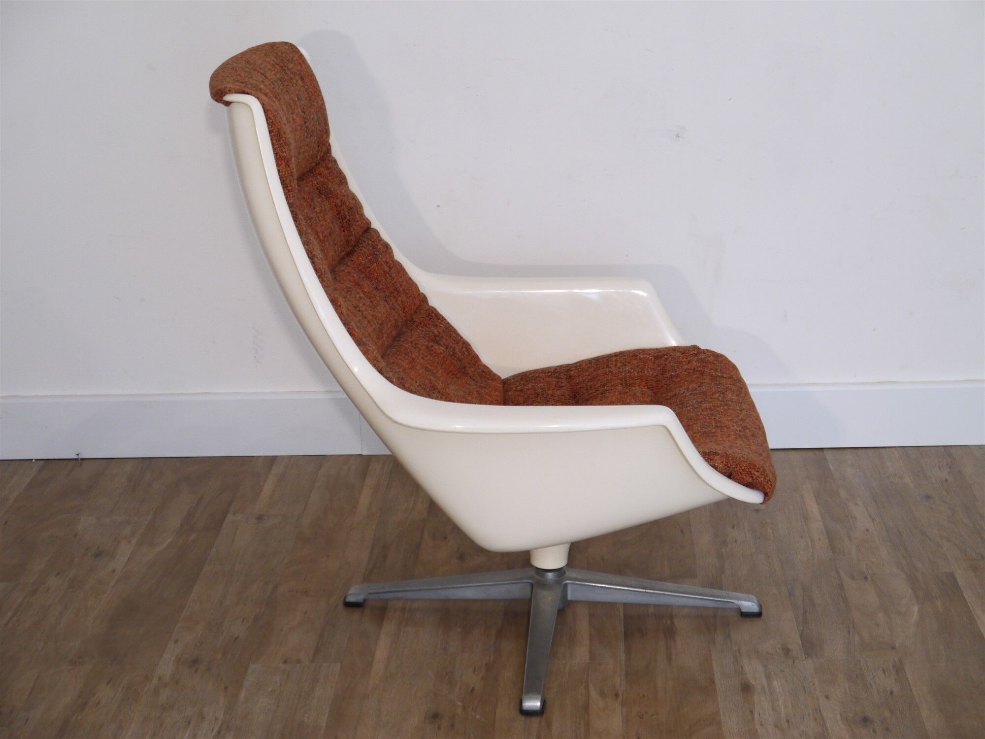 Fauteuil vintage pivotant "Galaxy" de Alf Svensson