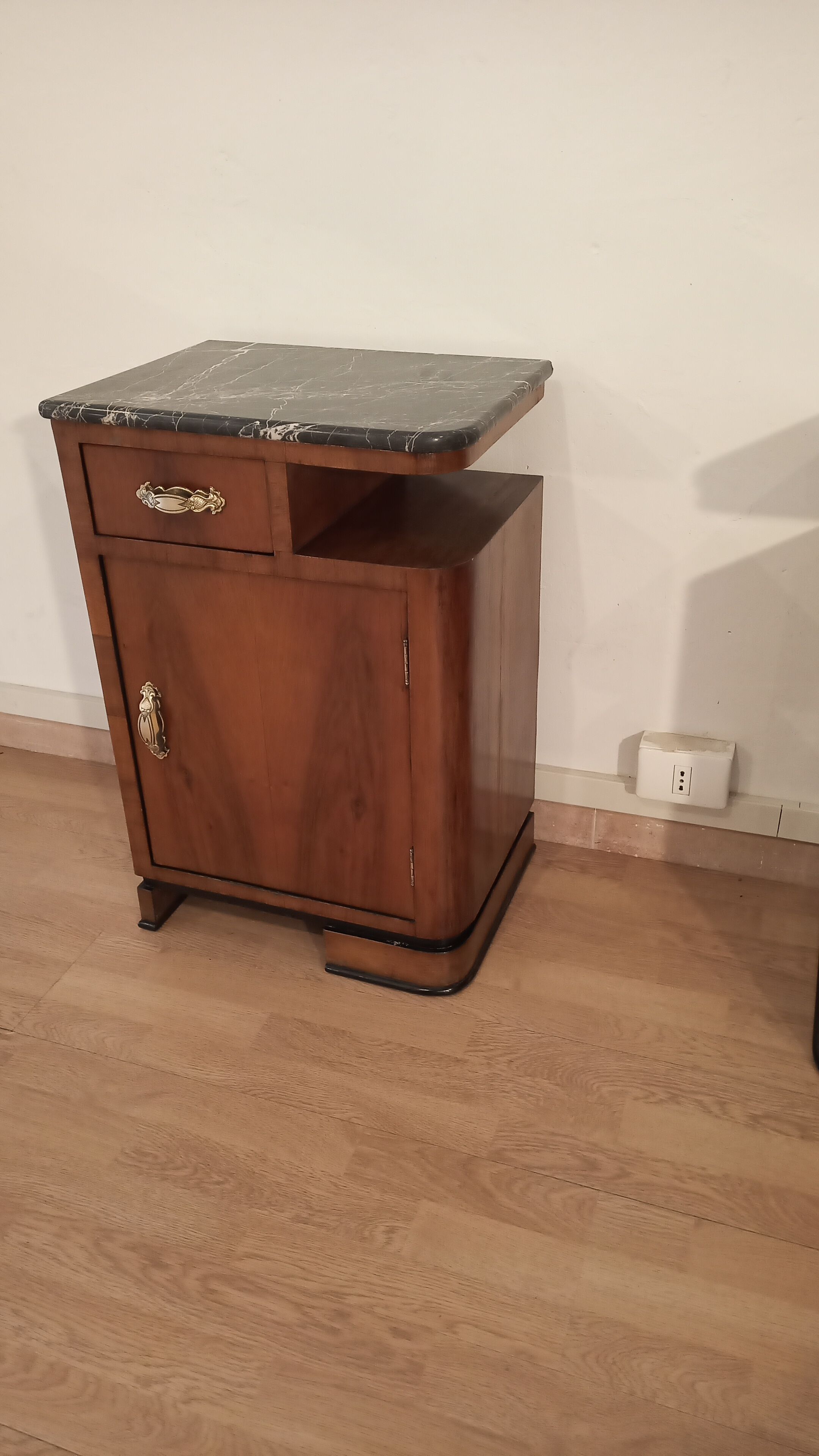 Tables de chevet italiennes Art Déco en noyer, Set de 2