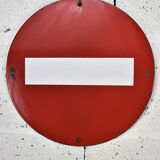 Enamelled forbidden direction panel