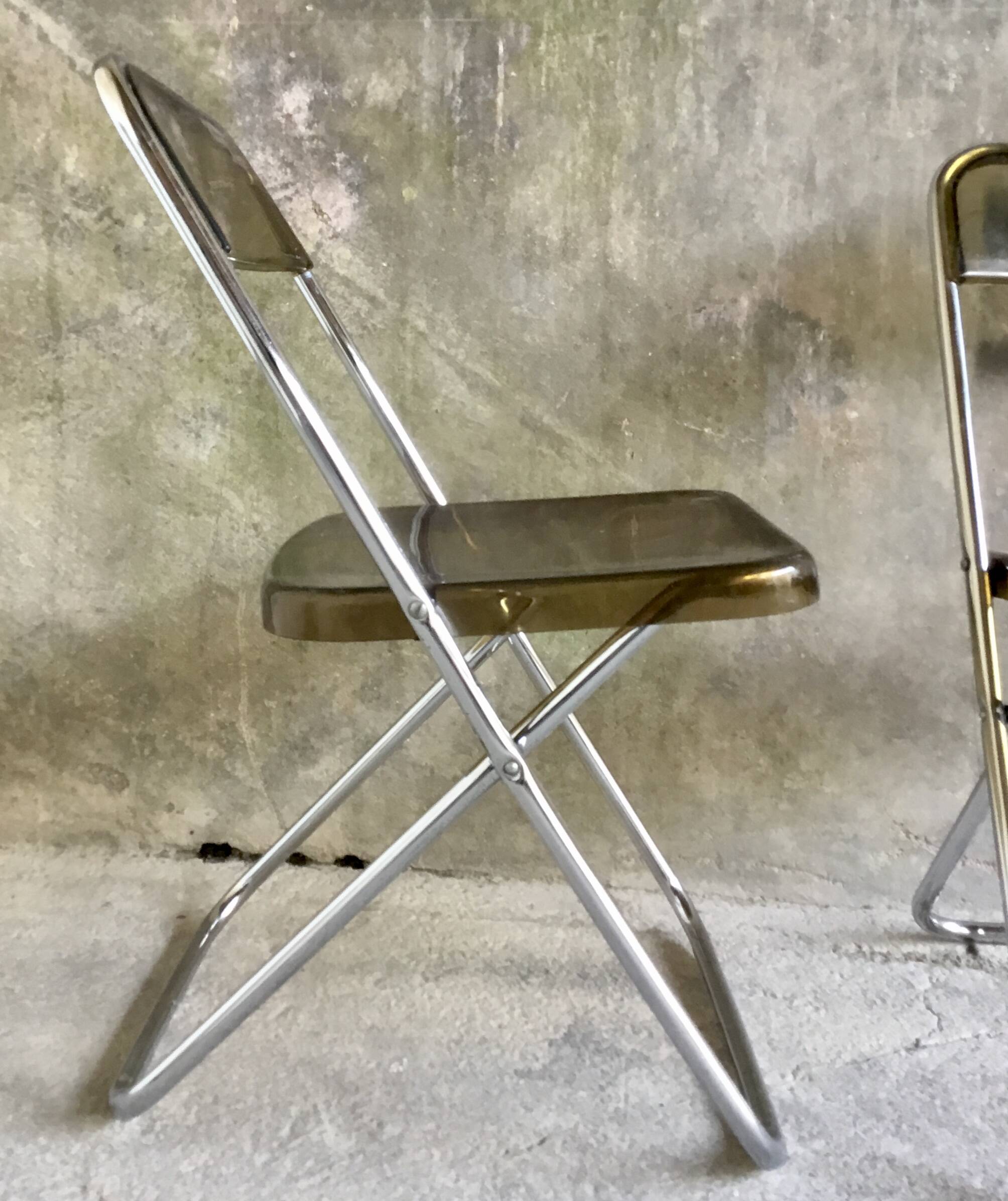 Pair of folding plexiglass and chrome metal chairs - space-age design 1970