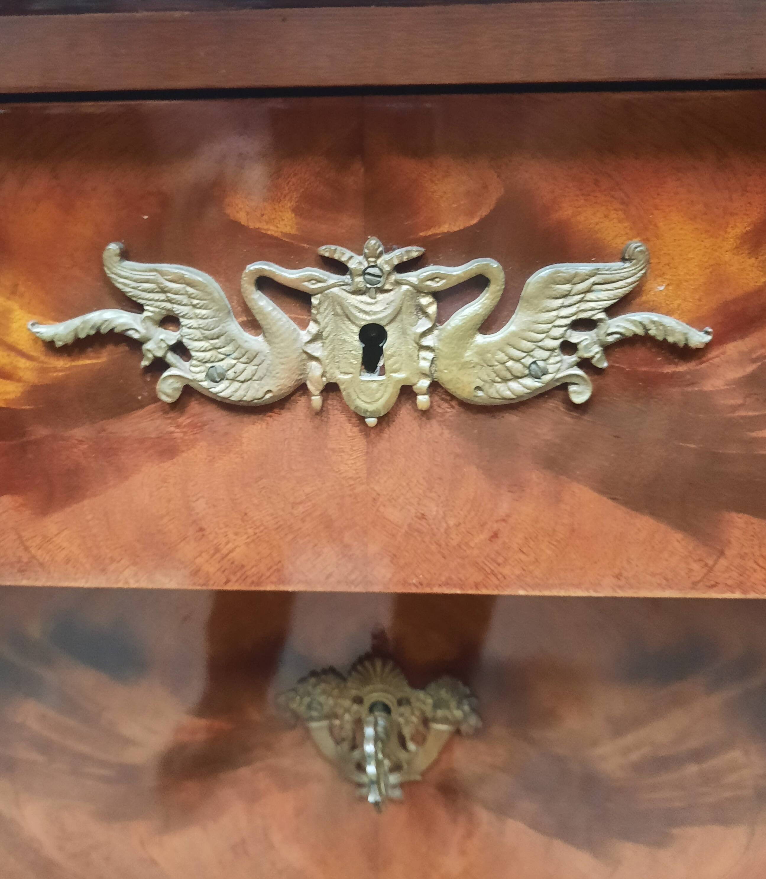 Commode en acajou style empire