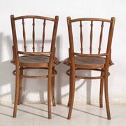Pair of Thonet-style chairs in bent wood with turned spindles – Central Europe, circa 1920