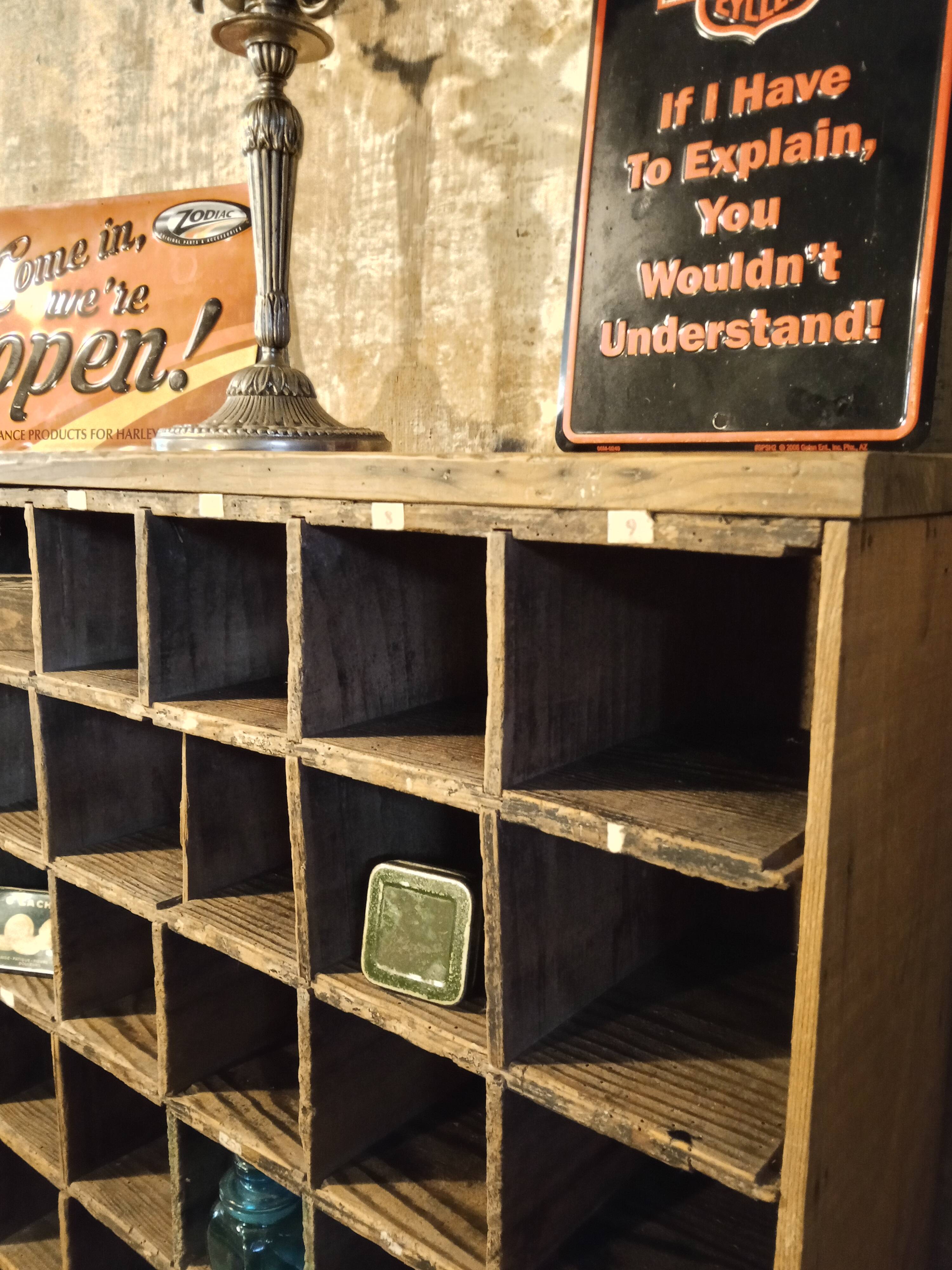 Workshop furniture with compartments