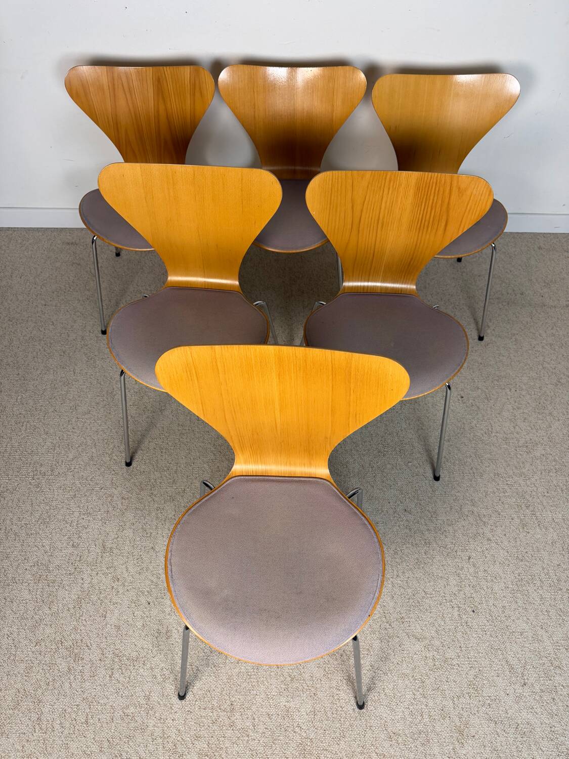 6 chairs Series 7 – Arne Jacobsen for Fritz Hansen