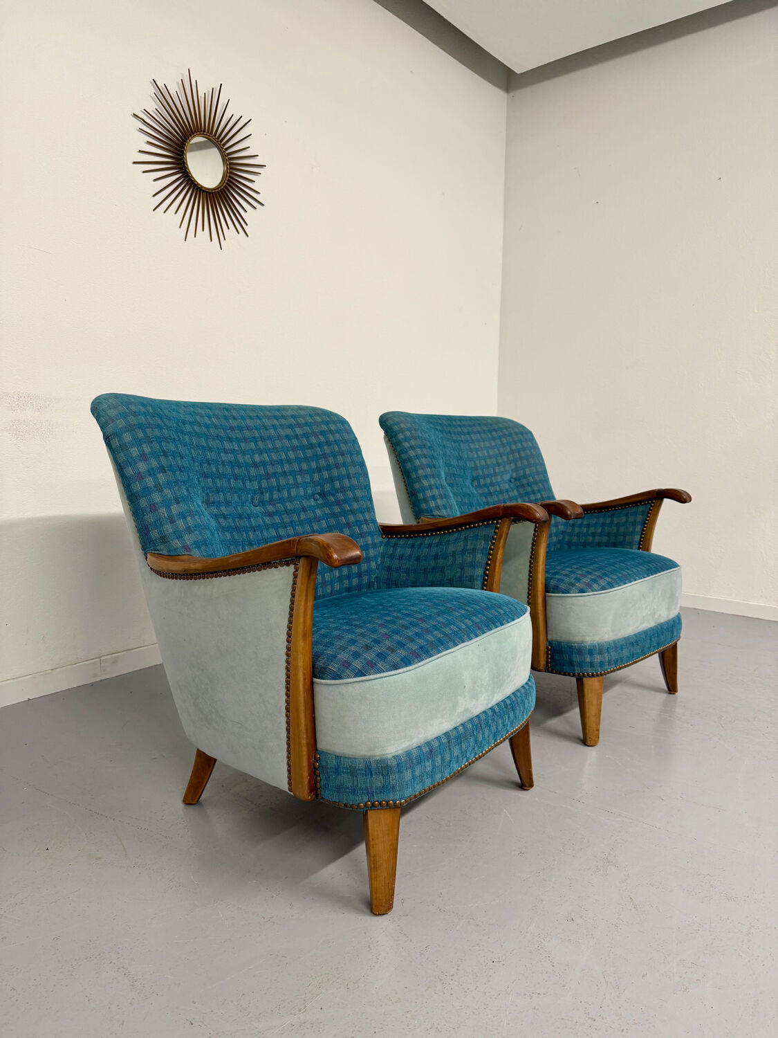 Lot of 2 sculptural Danish design armchairs from the 1940s, vintage.