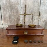 Ancien trébuchet balance de précision bronze doré + boite bois + poids