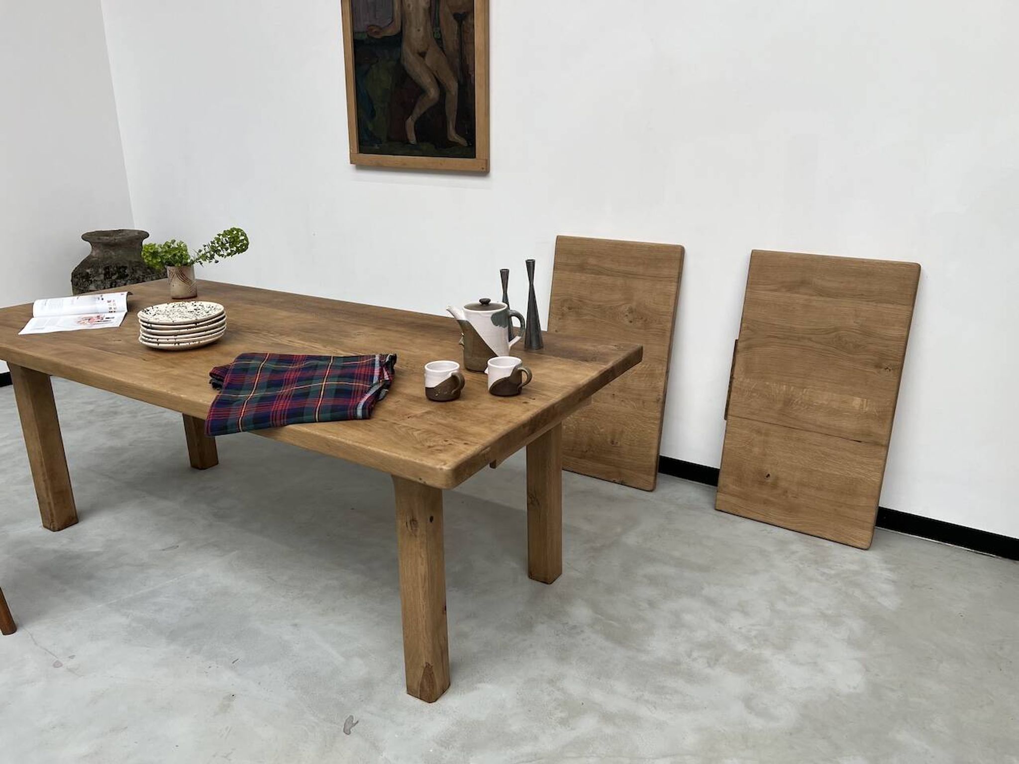 Large farm table from the 60s, in solid oak, with extensions