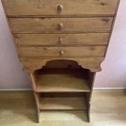 Dressoir en sapin, 4 tiroirs. Très bon état;