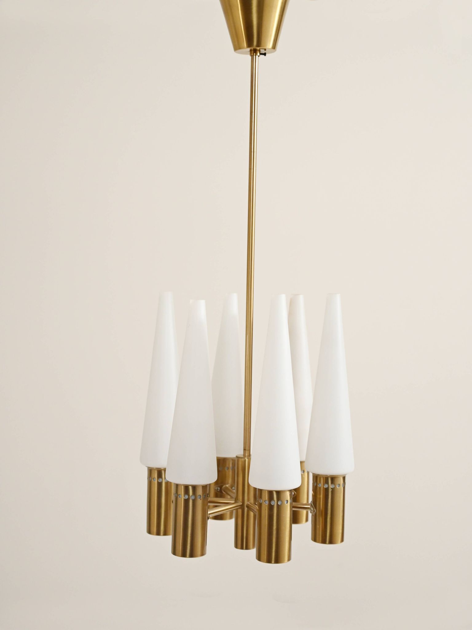 Lustre en laiton et verre des années 1950 par Hans-Agne Jakobsson