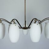 Rare lustre Arredoluce Monza à 9 lumières en laiton et verre opalin, Italie, 19