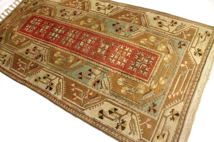 Milas Turkish rug 20th century 117x220cm