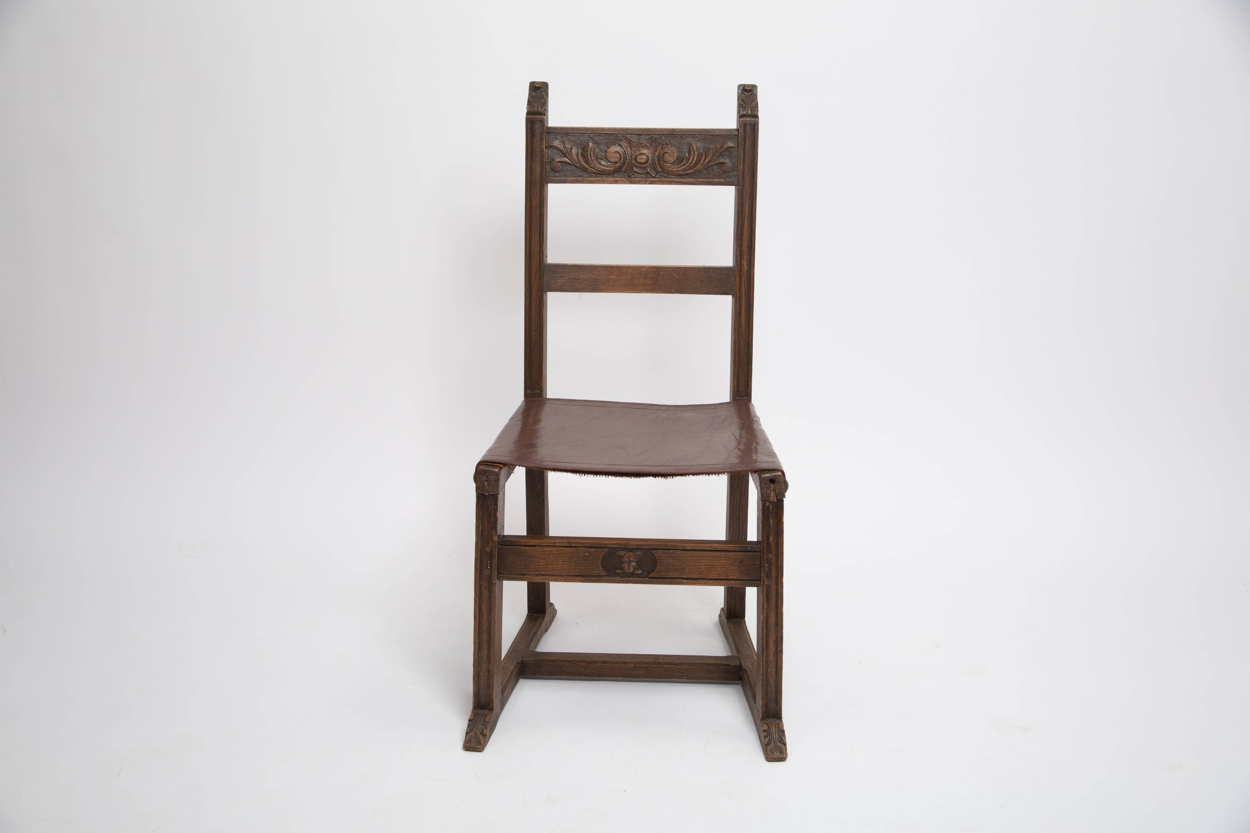 Set of 6 wooden chairs and leather seat