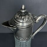 Pourer cut crystal decanter