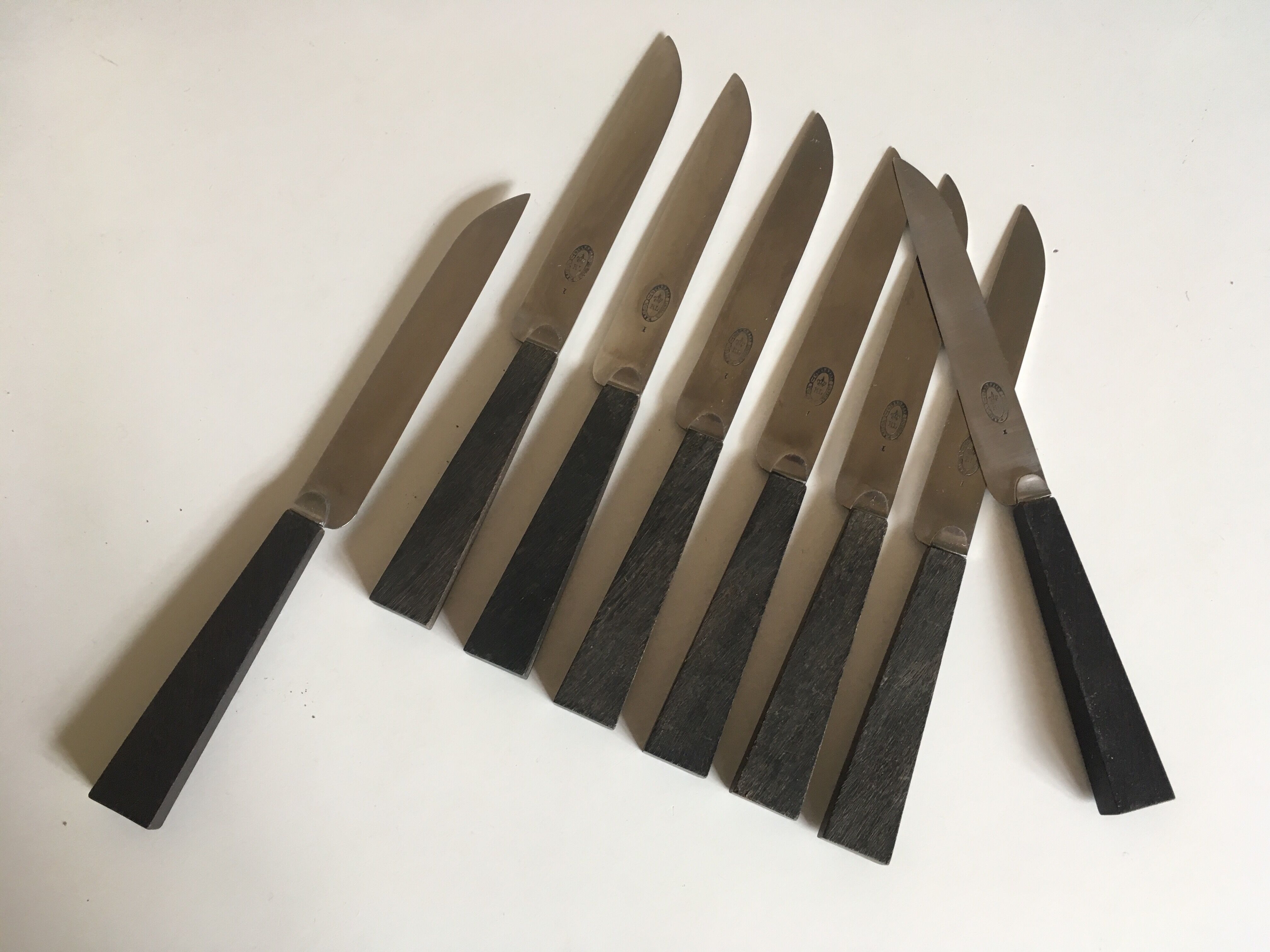 Set of 8 Art Deco knives in rosewood Robert Linzeler Paris