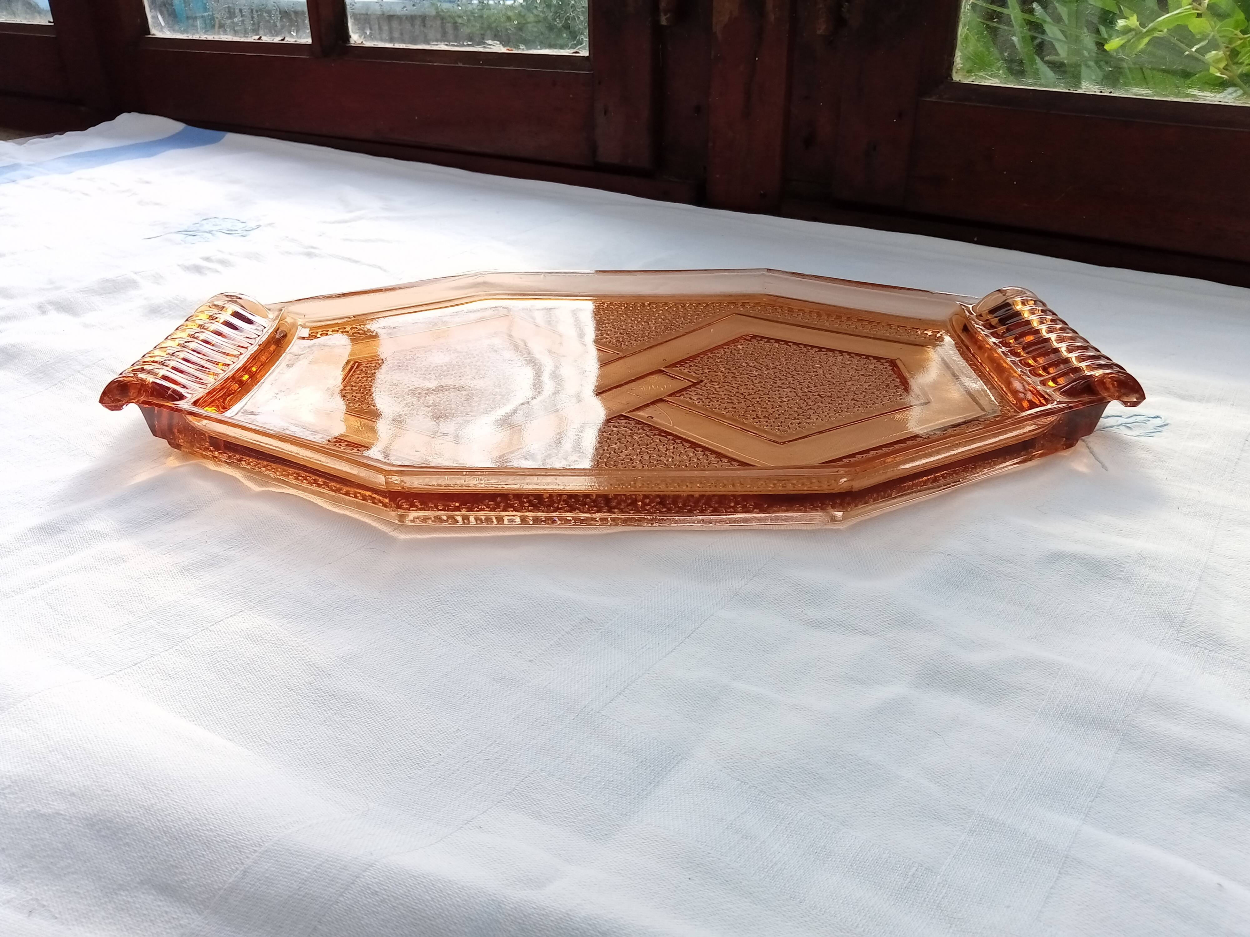 Plateau en verre rose