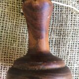 Bilboquet ancien en bois de noyer