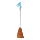 Pyramidal floor lamp