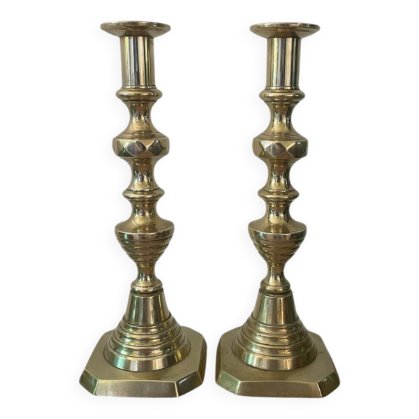 Paire de bougeoirs en laiton circa 1880