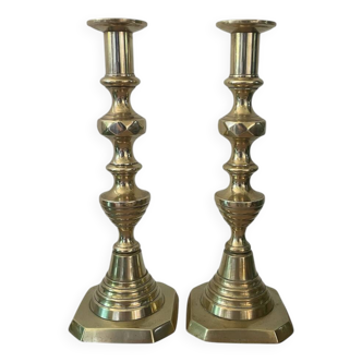 Paire de bougeoirs en laiton circa 1880