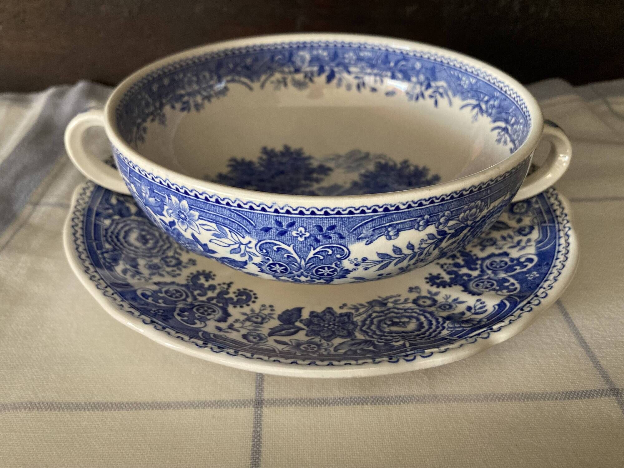 Villeroy & Boch Mettlach "Burgenland" bouillon cup and its two saucers.