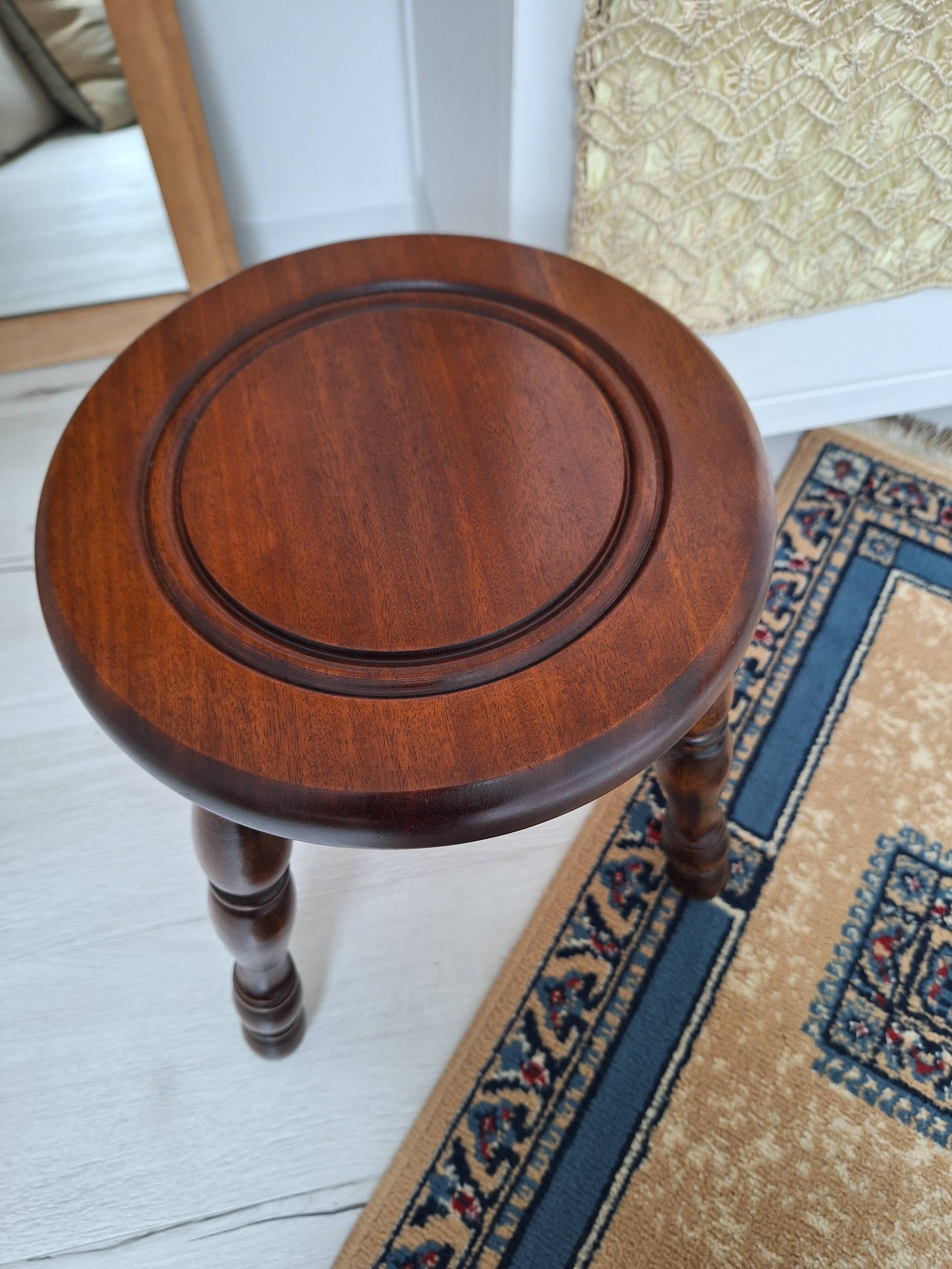 Tabouret tripode