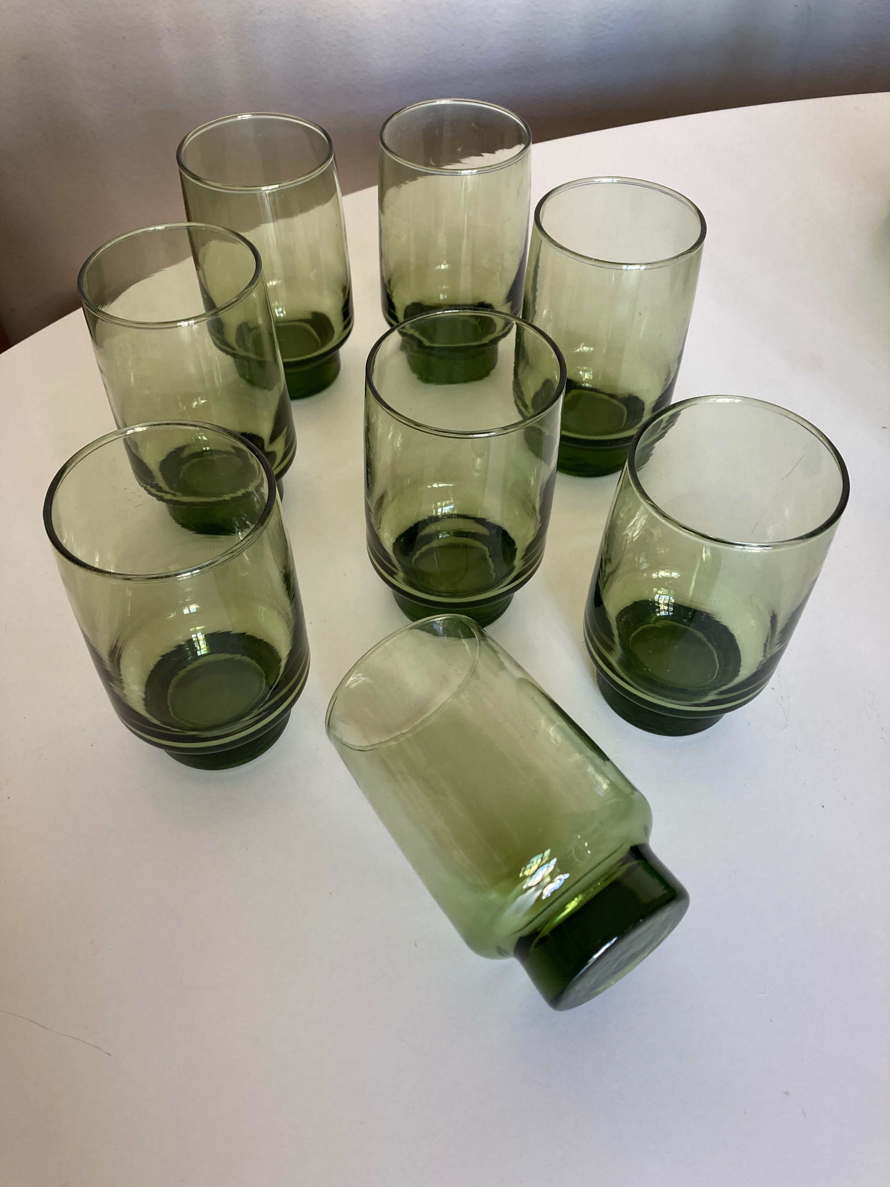 Set de 8 verres gobelets 1960 en verre vert