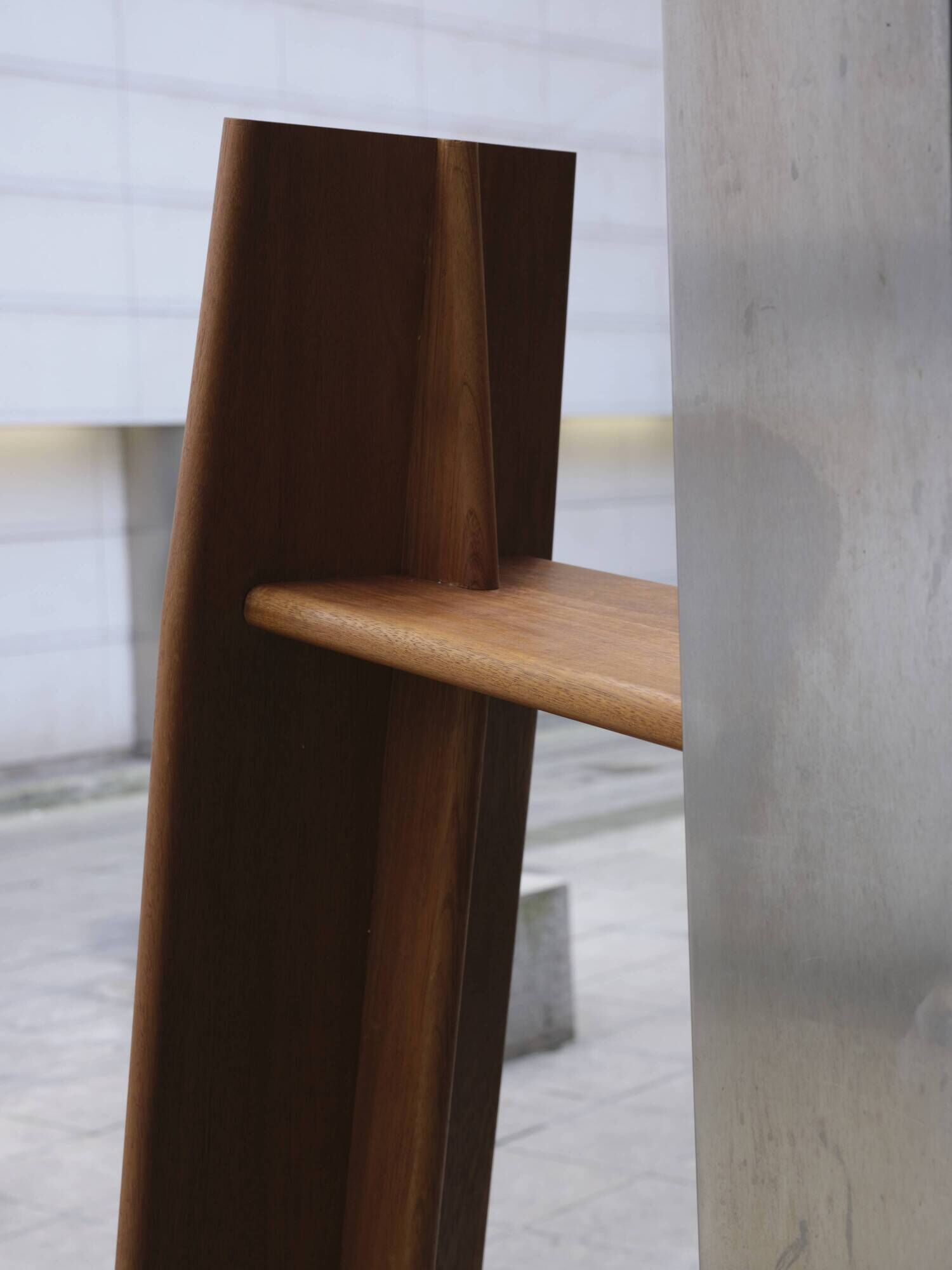 Bank AV03, Iroko