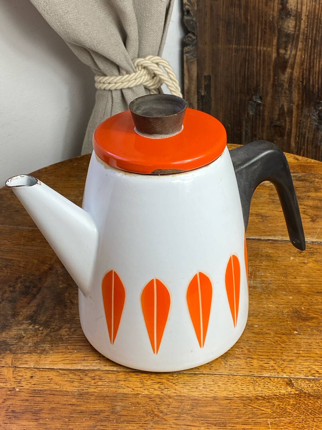 Scandinavian teapot Lotus Cathrineholm