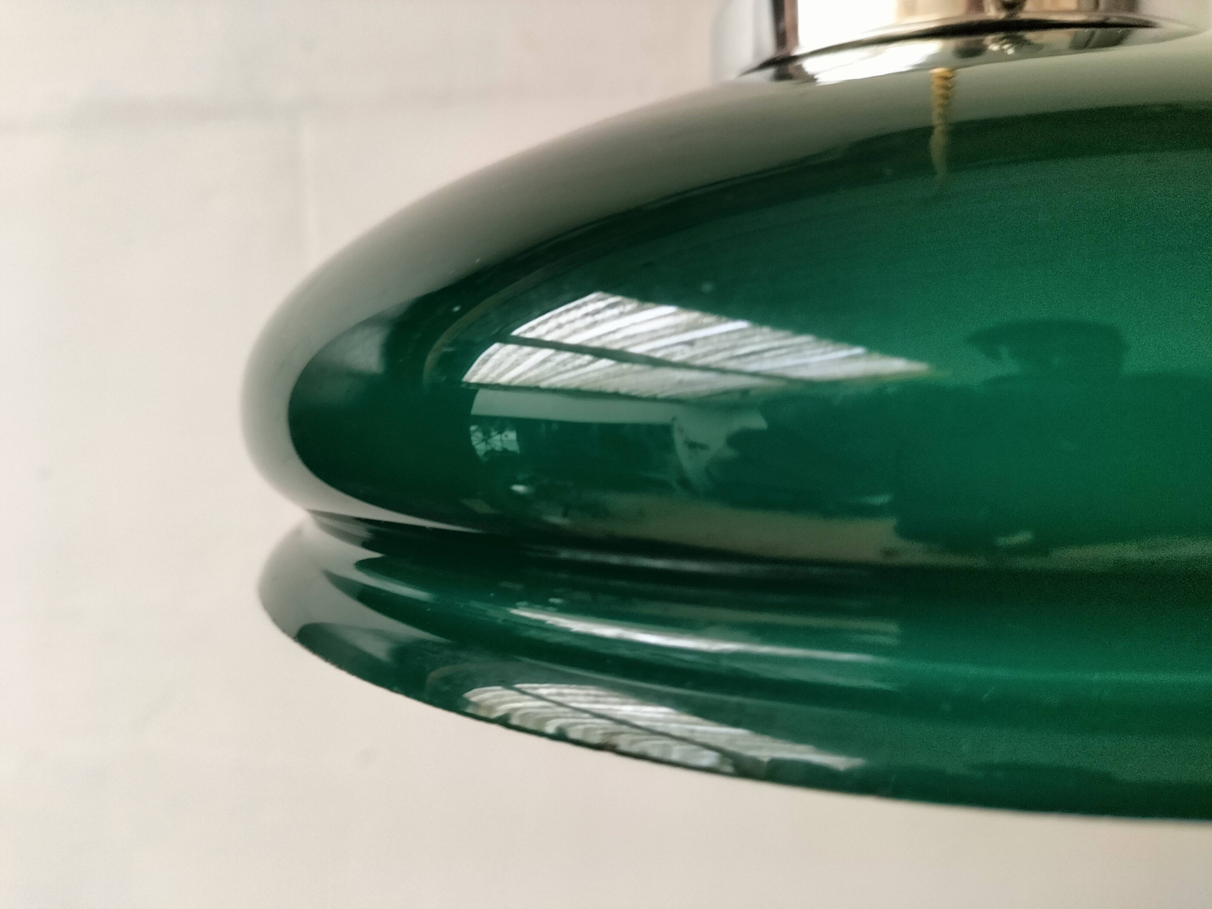 Green opaline suspension