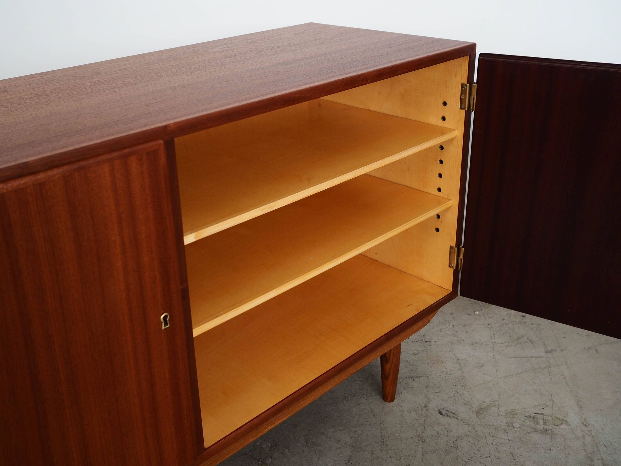 Mahogany cabinet, Danish design, 1970s, designer: Carlo Jensen, made in.