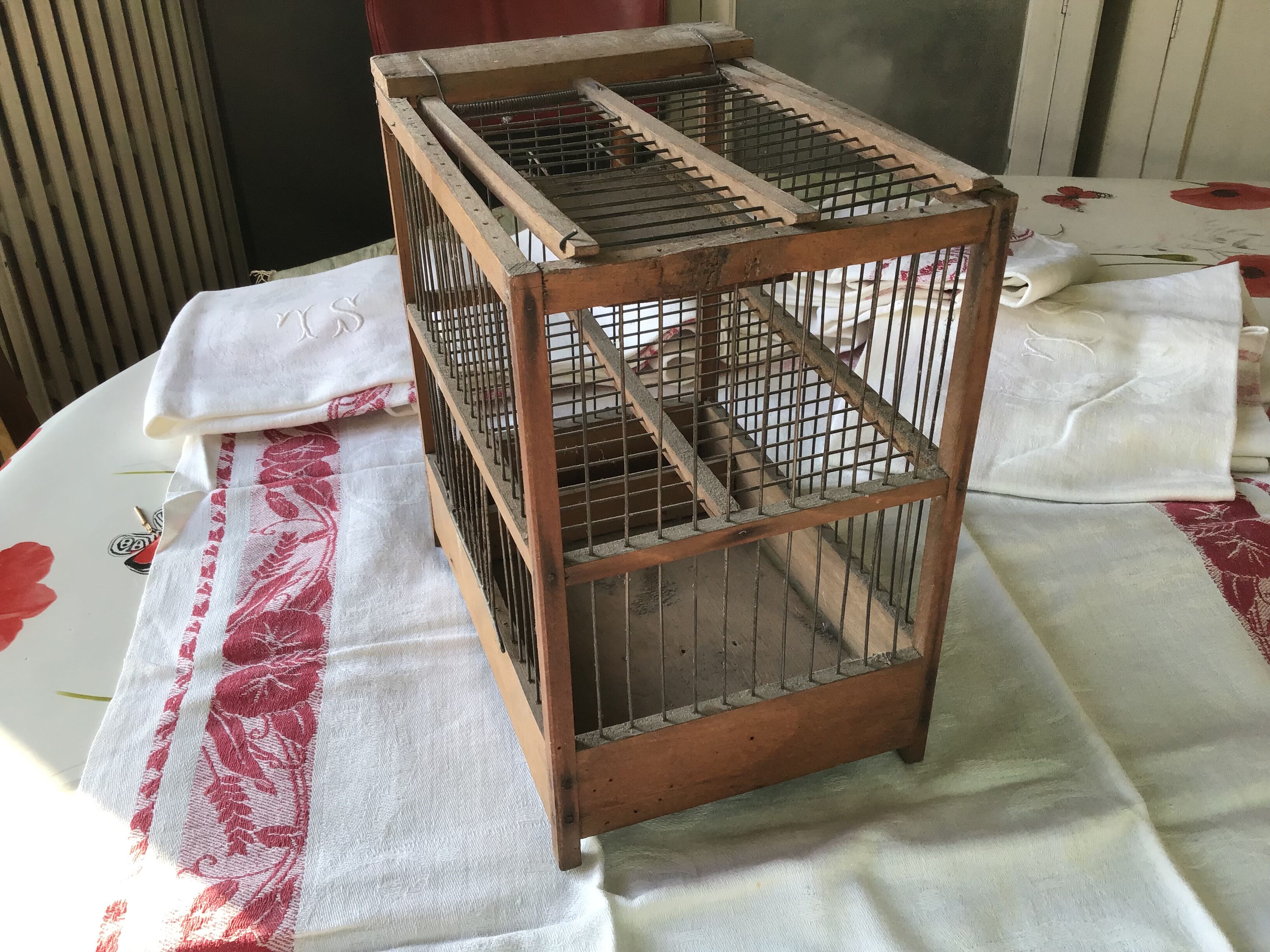 Cage à oiseaux en bois et fer