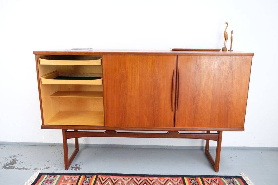 Teak high sideboard in vintage style from the 60s-70s, Vamo style, 60s-70s.