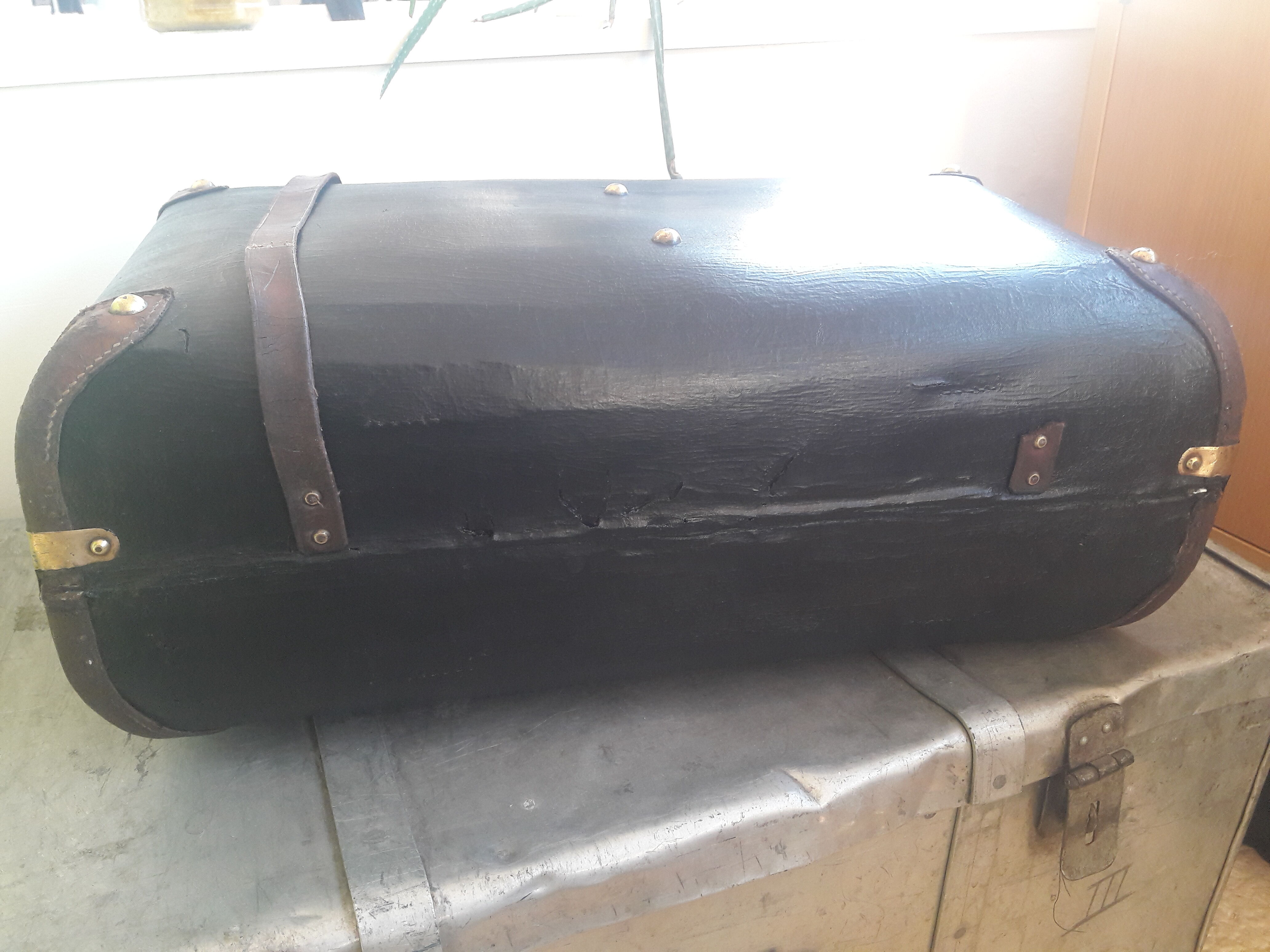 Old suitcase 'Cheap'