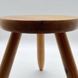 Tripod shepherd's stool in pine