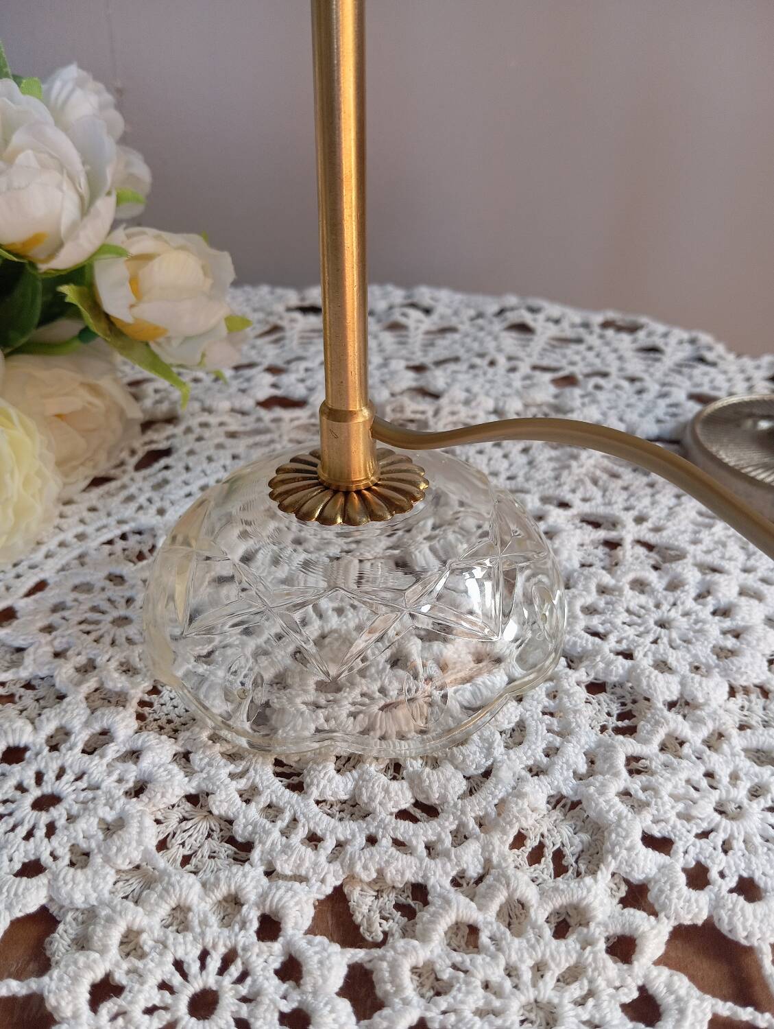 Lampe à poser verre pointe de diamant, vintage