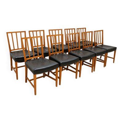10 chaises Josef Frank antiques modèle 620 en bois de noyer de Svenskt Tenn