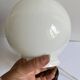 Lampe boule opaline