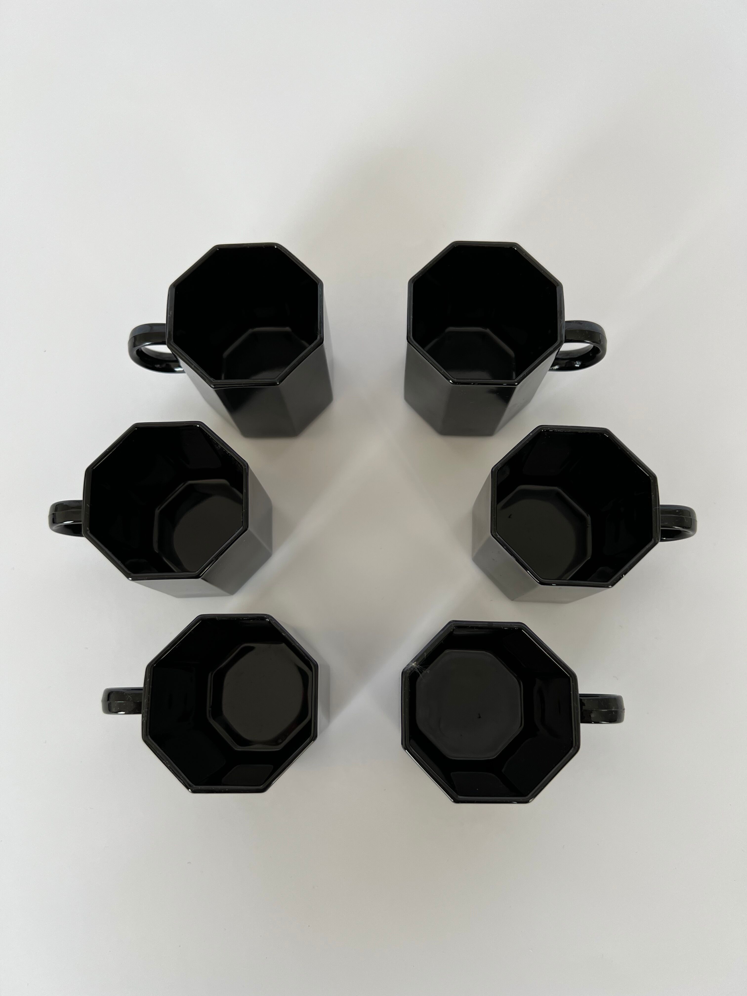 Service 6 tasses à café noires et sous tasses octogonales Octime Arcoroc France collection Esso