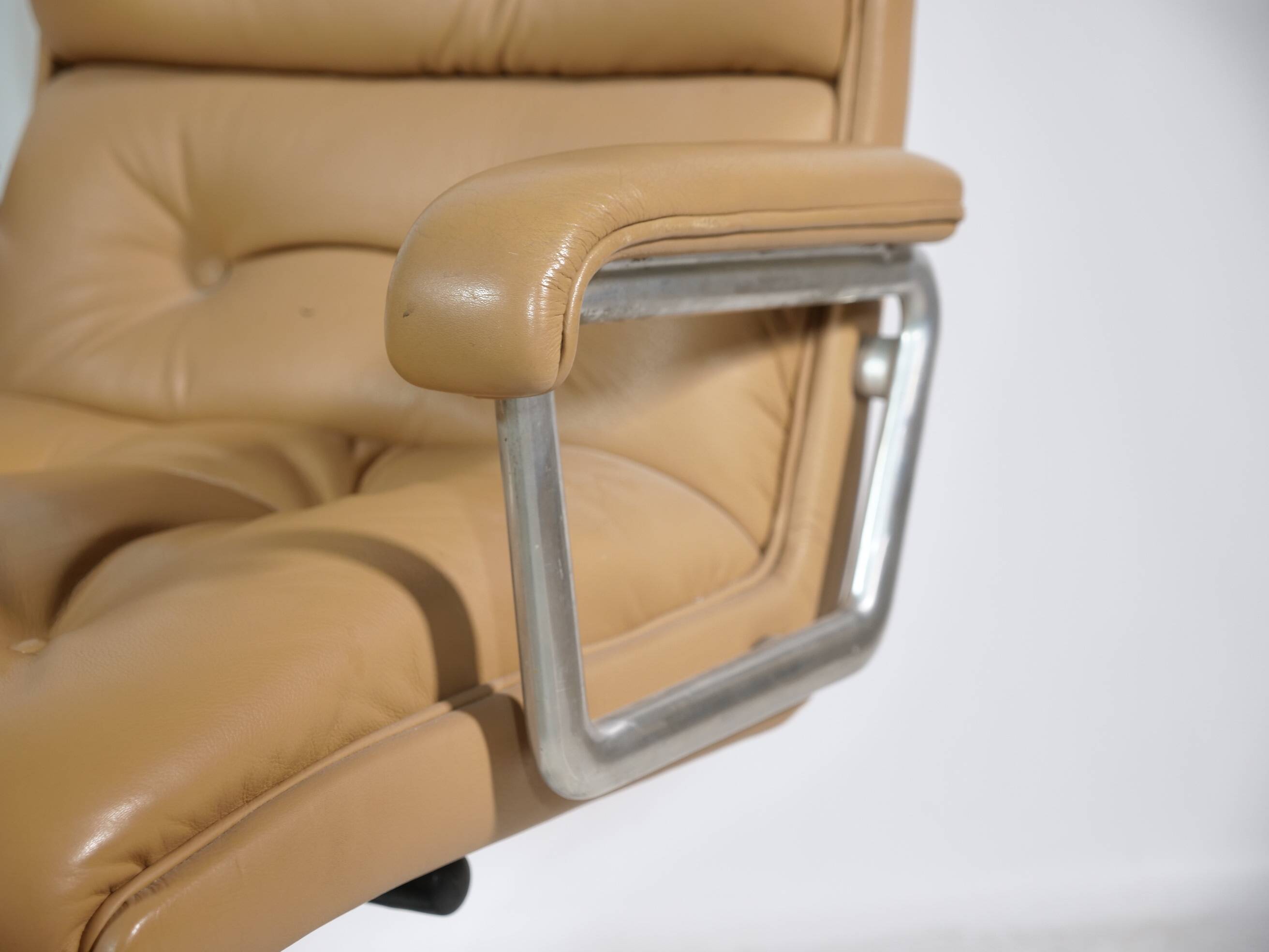 Modern leather office chair with chrome base, 1970s.