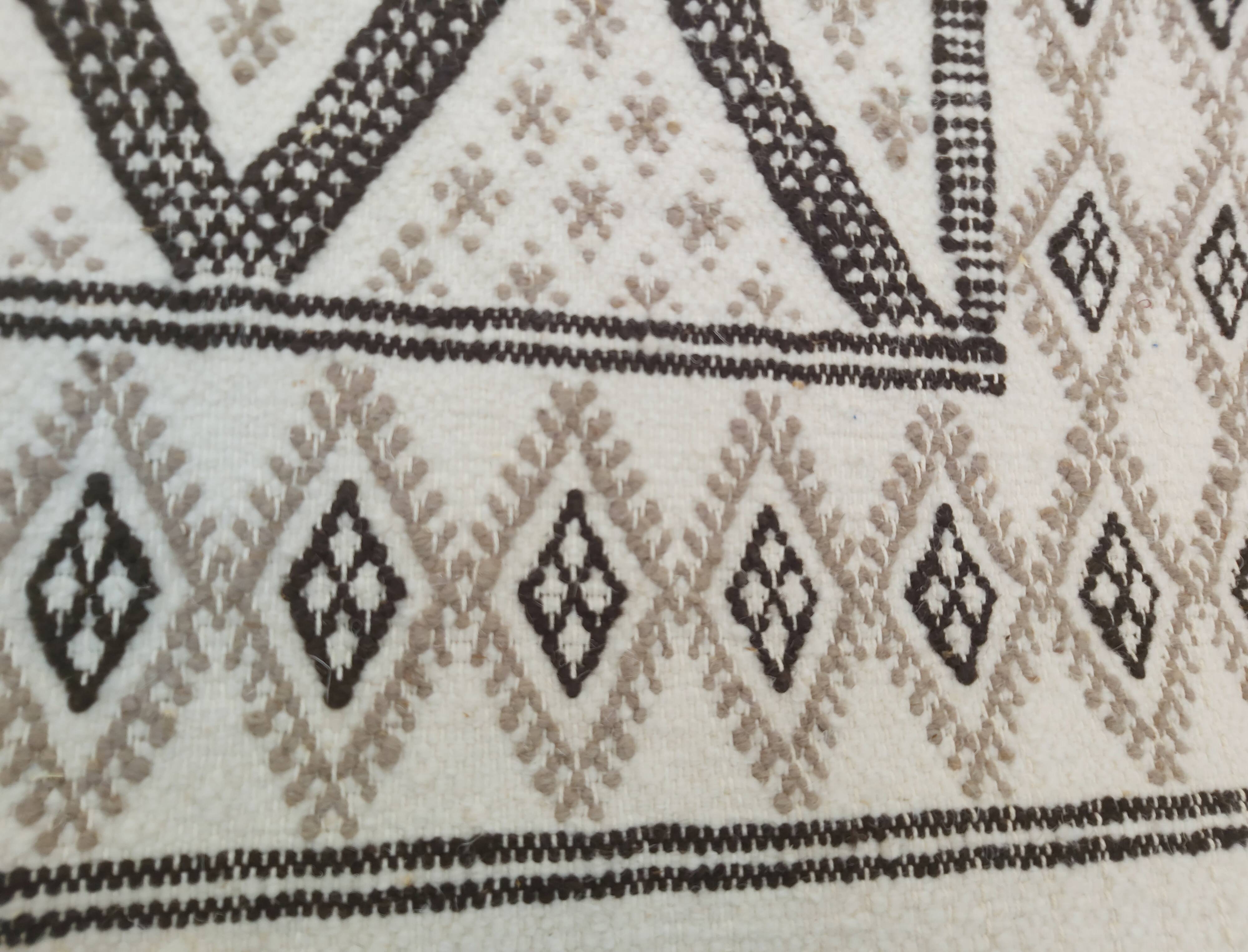 Traditional handmade white and grey carpet 178x125cm